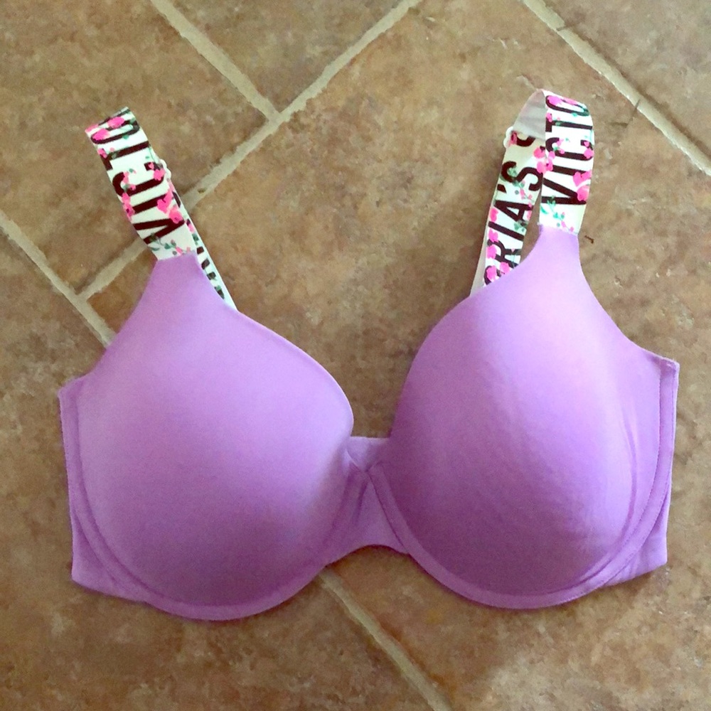 Victoria’s Secret T-Shirt Demi Bra